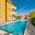 Lovely In Salatici Apartamento Salatić